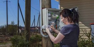 how many volts is the electricity used in house